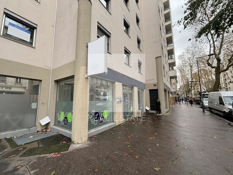 7 Avenue Antoine Dutriévoz, Villeurbanne for lease - Building Photo - Image 2 of 9