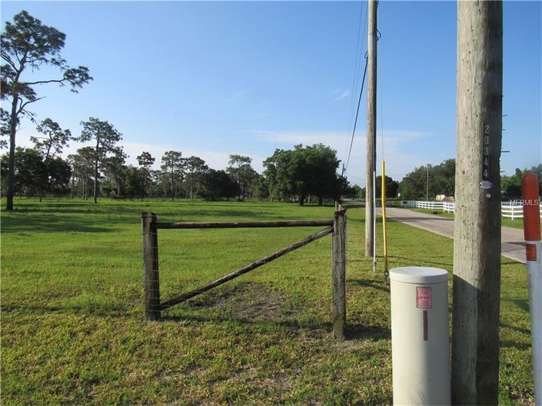 3724 Hickory Tree Rd, Saint Cloud, FL for sale - Primary Photo - Image 1 of 1