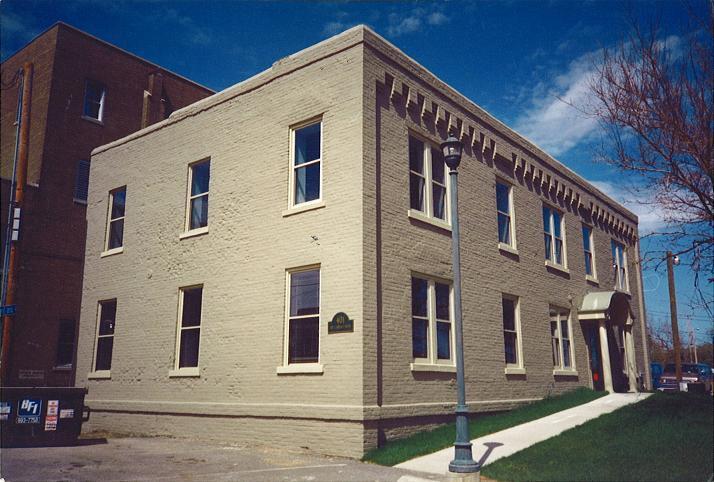 401-403 NE Jefferson Ave, Peoria, IL à louer - Photo du bâtiment - Image 3 de 5