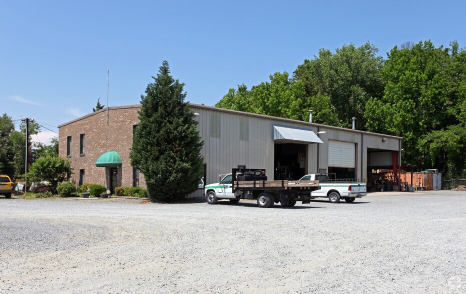 4517 Equipment Dr, Charlotte, NC à louer - Photo principale - Image 1 de 2