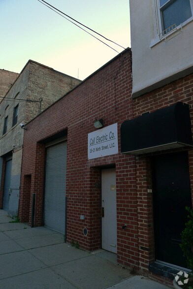 3521 Ninth St, Long Island City, NY à vendre - Photo principale - Image 1 de 3