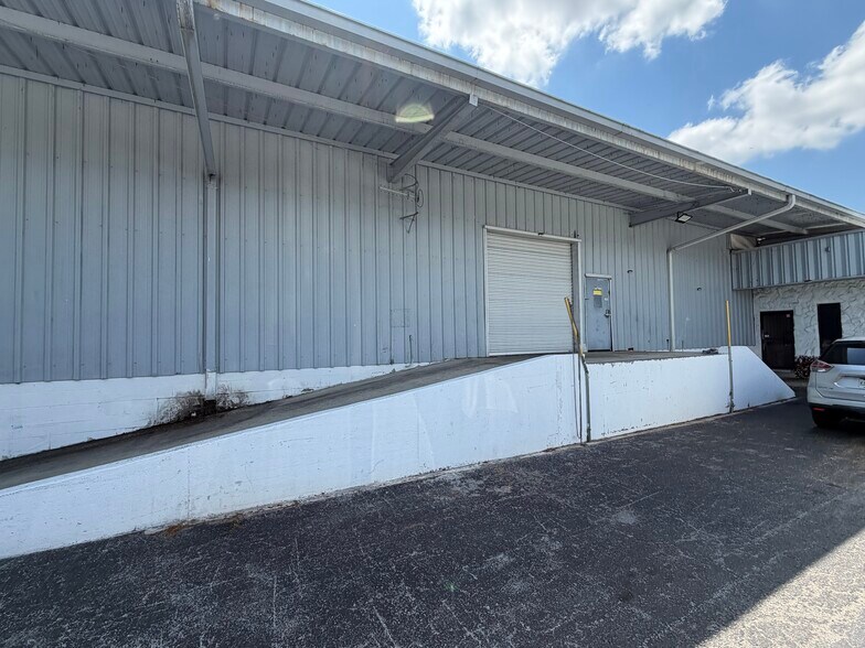 510 N Turkey Creek Rd, Plant City, FL à louer - Photo du bâtiment - Image 2 de 10