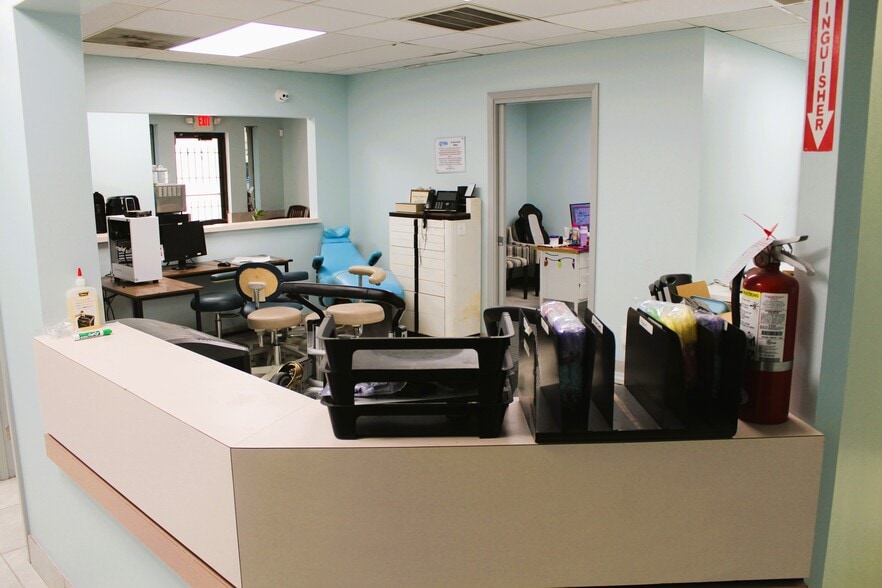 9324 Homestead Rd, Houston, TX for lease - Building Photo - Image 3 of 4