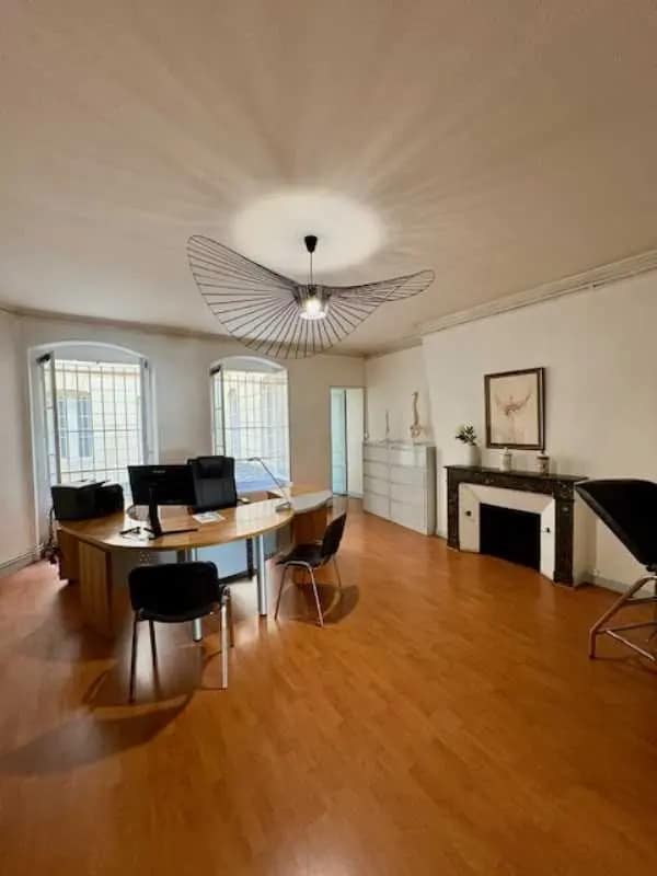 Office in Bordeaux for sale Interior Photo- Image 1 of 12