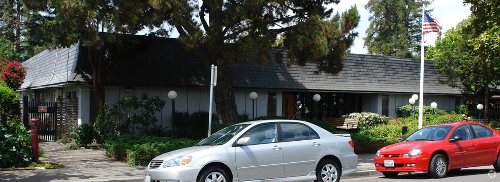 22427 Montgomery St, Hayward, CA for sale - Building Photo - Image 2 of 6