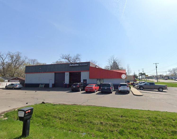 4112 Corunna Rd, Flint, MI for lease - Building Photo - Image 2 of 4