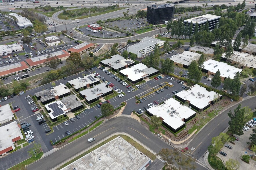 23191-23193 La Cadena Dr, Laguna Hills, CA for lease - Building Photo - Image 2 of 6