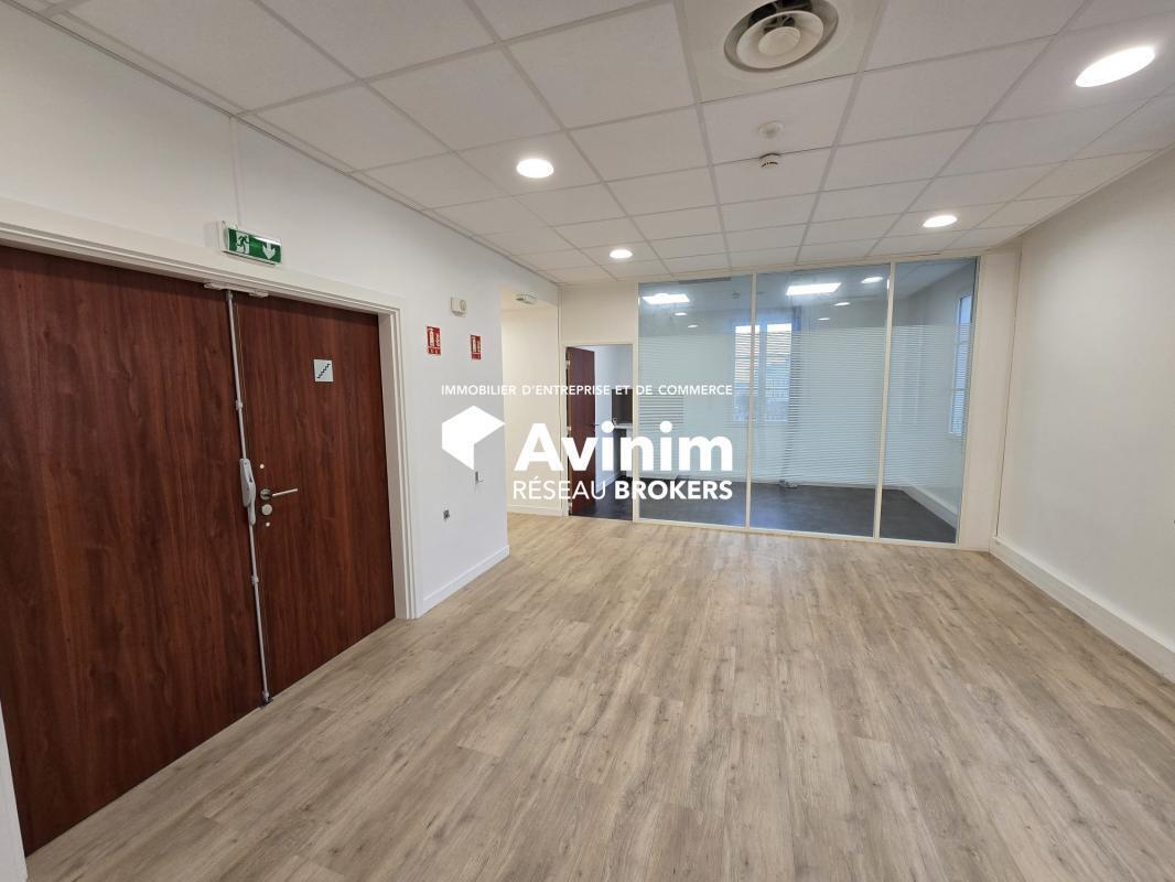 Office in Chessy for lease Interior Photo- Image 1 of 7