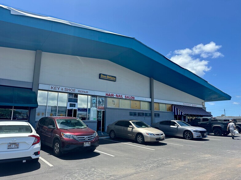 850 Kamehameha Hwy, Pearl City, HI à louer - Photo du bâtiment - Image 2 de 4