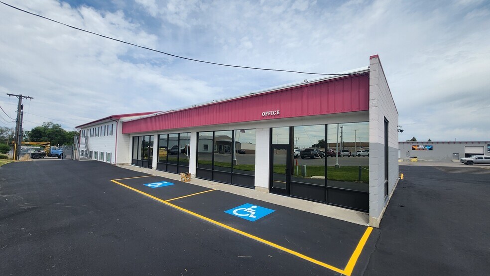 1795 N Holmes Ave, Idaho Falls, ID for lease - Building Photo - Image 1 of 22