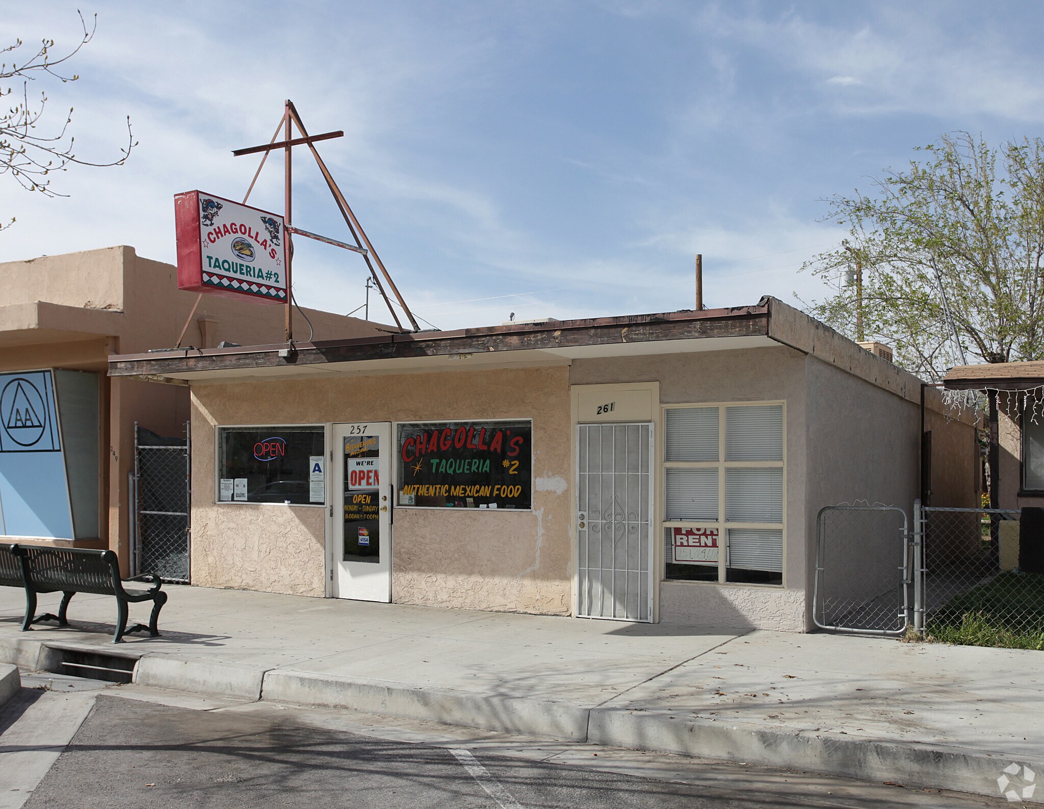 257-261 E Main St, San Jacinto, CA à vendre Photo principale- Image 1 de 10