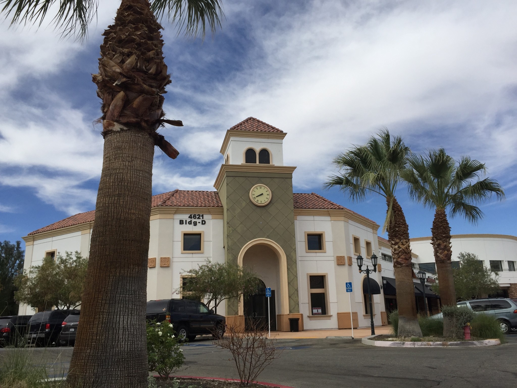 4621 E Avenue S, Palmdale, CA for lease Primary Photo- Image 1 of 35