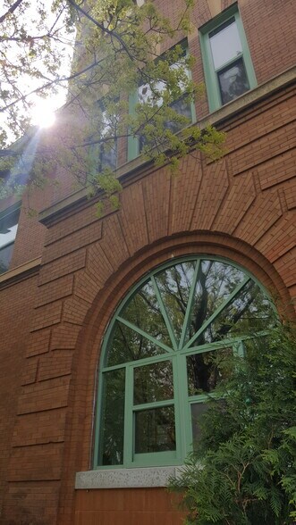 260 Edmund Ave, Saint Paul, MN à vendre - Photo du bâtiment - Image 3 de 25