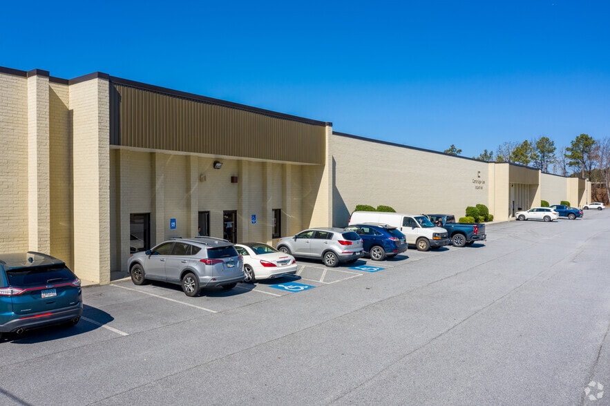 5390 E Ponce de Leon Ave, Stone Mountain, GA for lease - Primary Photo - Image 1 of 4