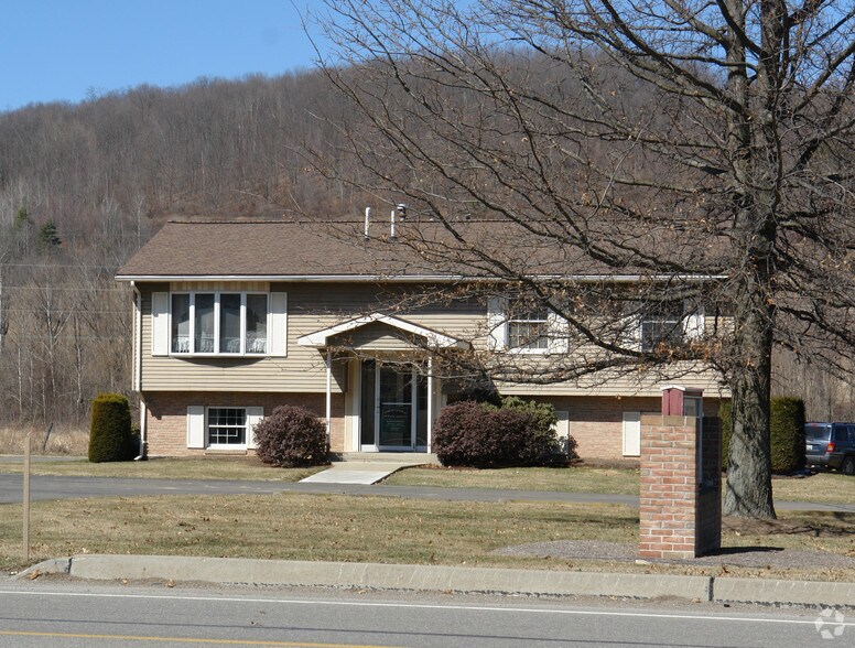 2418 & 2388 S Main St, Mansfield, PA à vendre - Photo du bâtiment - Image 1 de 3