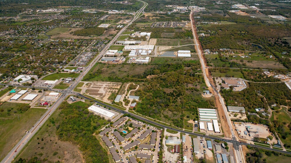 100 N Loop 288, Denton, TX à vendre - Photo du bâtiment - Image 3 de 7