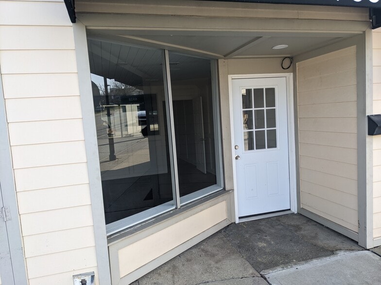 6928 Miami Ave, Cincinnati, OH for lease - Building Photo - Image 3 of 10