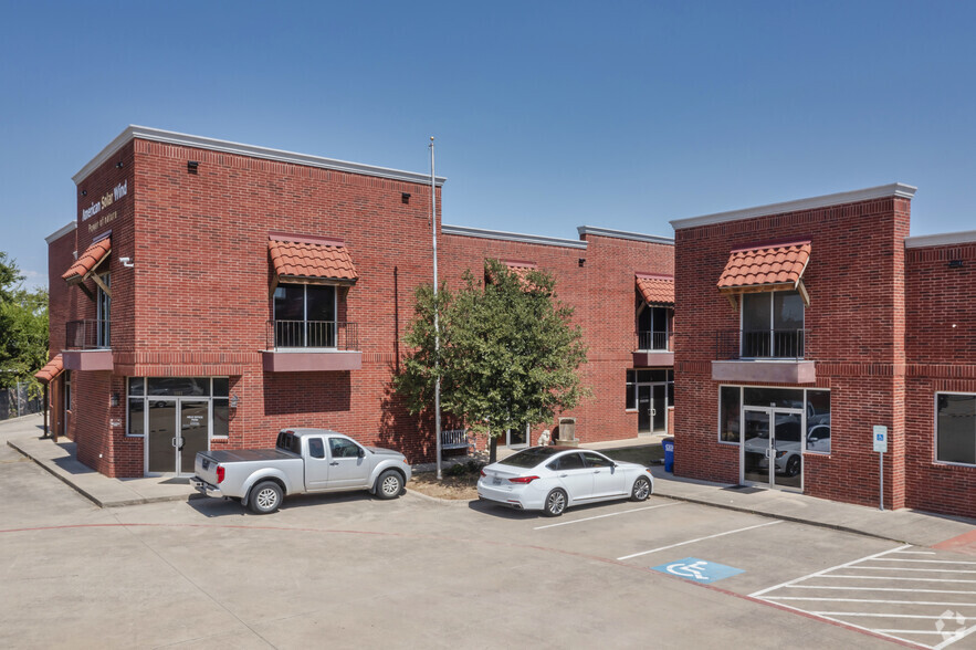 1802 Industrial Blvd, Colleyville, TX for lease - Building Photo - Image 2 of 10