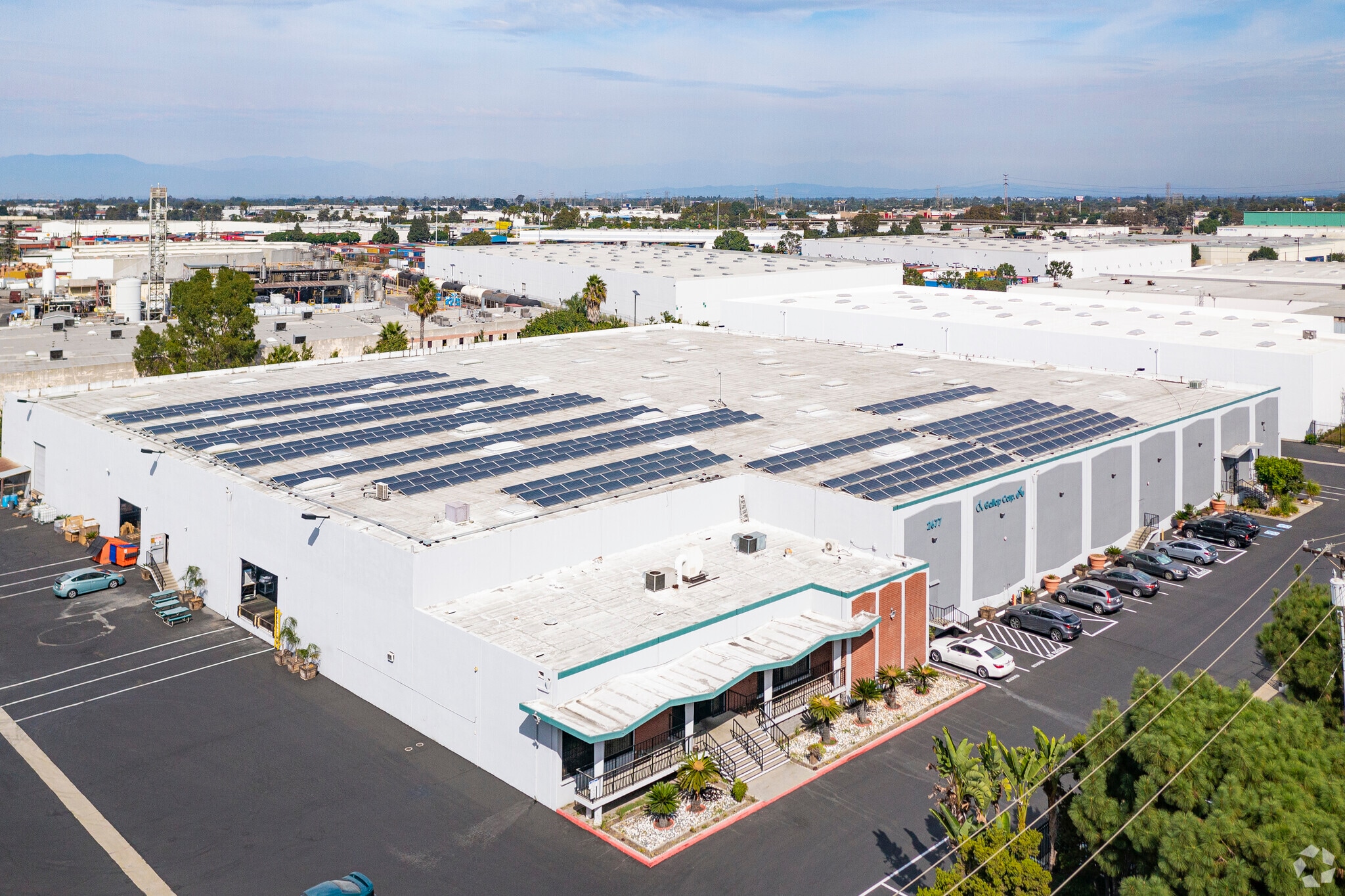 2677-2679 E El Presidio St, Long Beach, CA à louer Aérien- Image 1 de 8