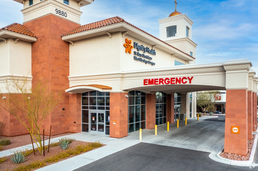 9880 W Flamingo Rd, Las Vegas, NV à louer - Photo du bâtiment - Image 3 de 5