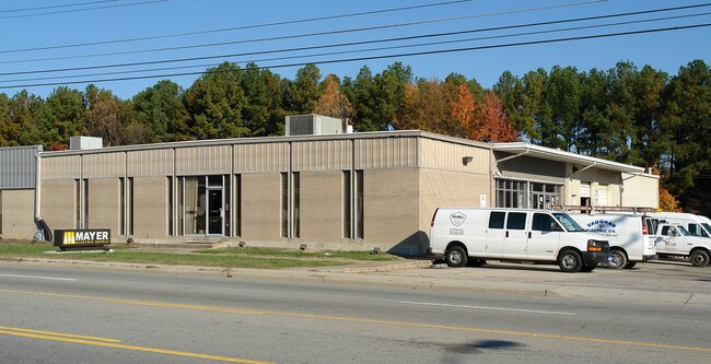 Plus de détails pour 3140 Hillsborough Rd, Durham, NC - Industriel à louer