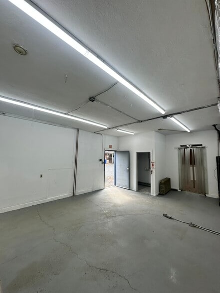 328 High St, Burlington, NJ for lease - Interior Photo - Image 3 of 12