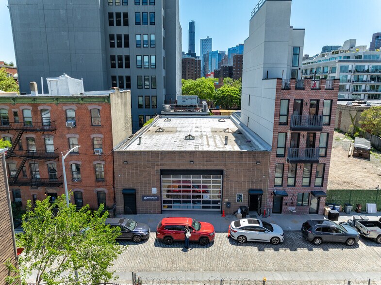 306 Water St, Brooklyn, NY à vendre - Photo du bâtiment - Image 1 de 8