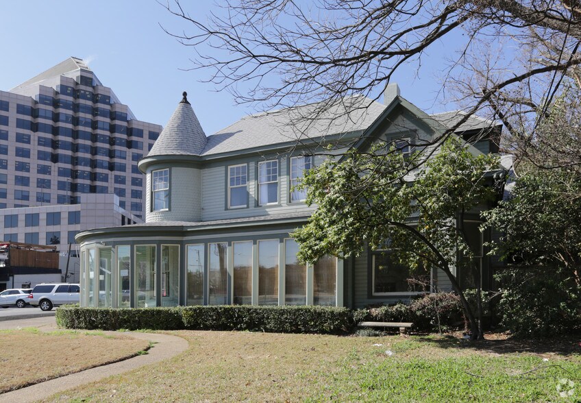 2615 Routh St, Dallas, TX à vendre - Photo du bâtiment - Image 2 de 3