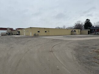 Plus de détails pour 30-80 Av Saint-Martin, Louiseville, QC - Bureau, Industriel à louer