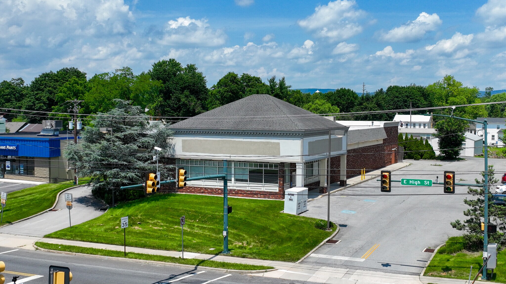841 E High St, Carlisle, PA for lease Building Photo- Image 1 of 2
