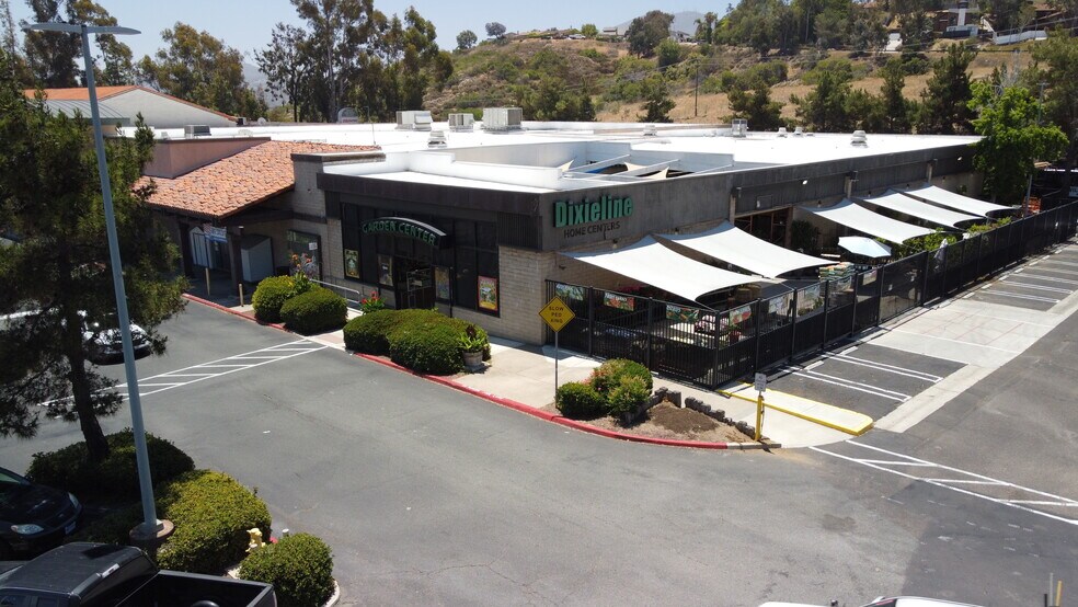 3607 Avocado Blvd, La Mesa, CA à vendre - Photo du bâtiment - Image 3 de 14