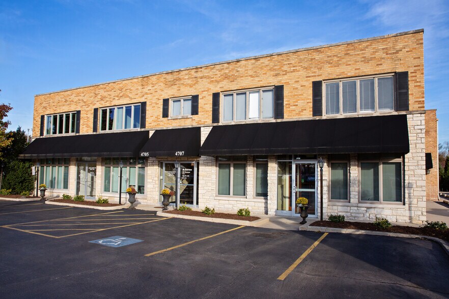 4705-4707 Willow Springs Rd, La Grange, IL à louer - Photo du bâtiment - Image 2 de 4