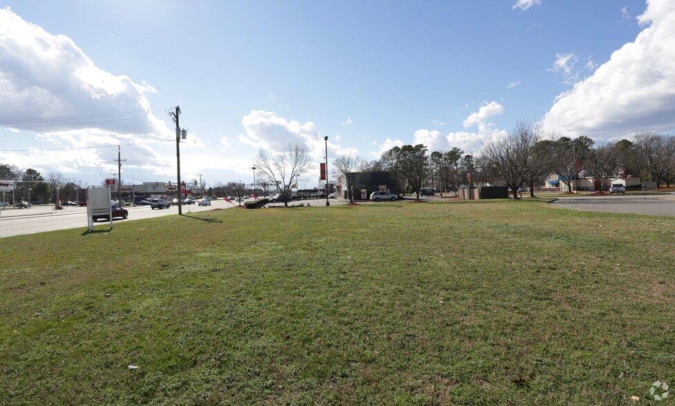 3802 Mechanicsville Tpke, Richmond, VA à louer - Photo du bâtiment - Image 3 de 4