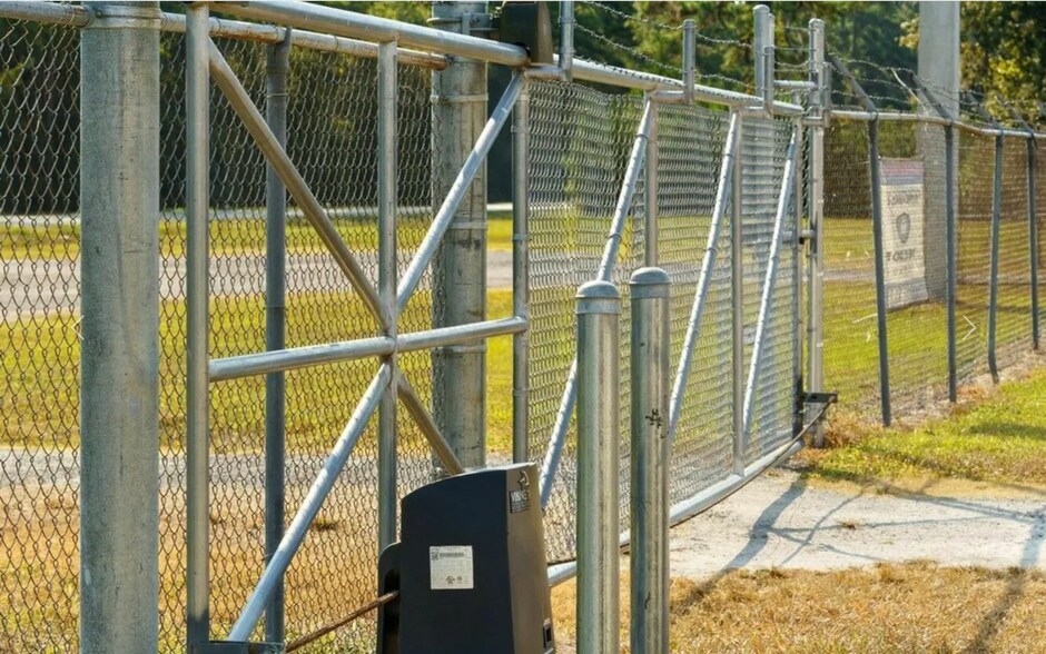 Freedom Storage | Florida portefeuille de 2 propriétés à vendre sur LoopNet.ca - Photo du bâtiment - Image 2 de 34