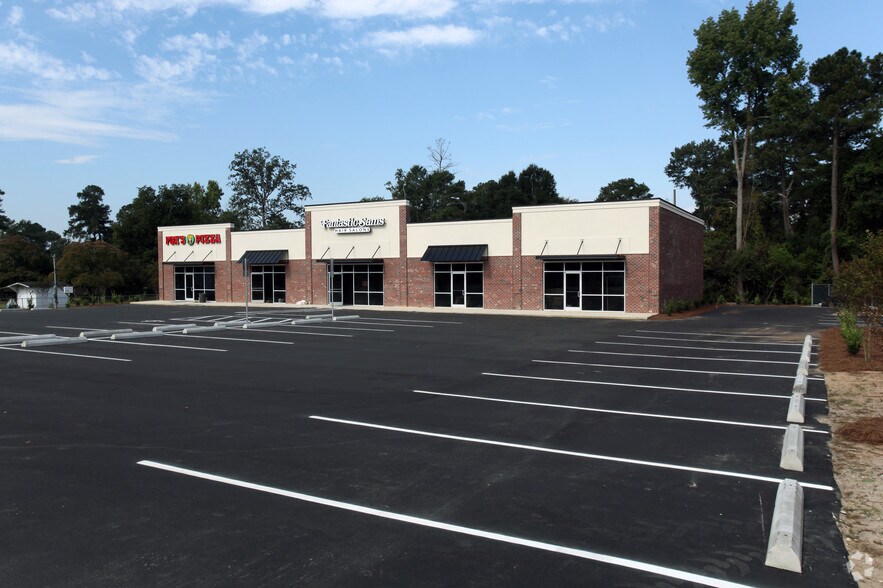 3935-3943 Dunn Rd, Fayetteville, NC à louer - Photo du bâtiment - Image 3 de 24