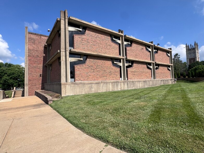 455 E Lockwood Ave, Saint Louis, MO for sale - Building Photo - Image 2 of 3