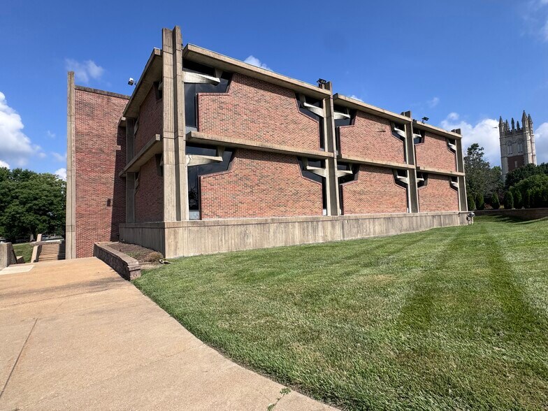 455 E Lockwood Ave, Saint Louis, MO à vendre - Photo du bâtiment - Image 2 de 3