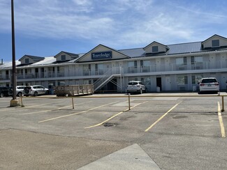 Plus de détails pour 101 Grove Pl, Drumheller, AB - Services hôteliers à vendre