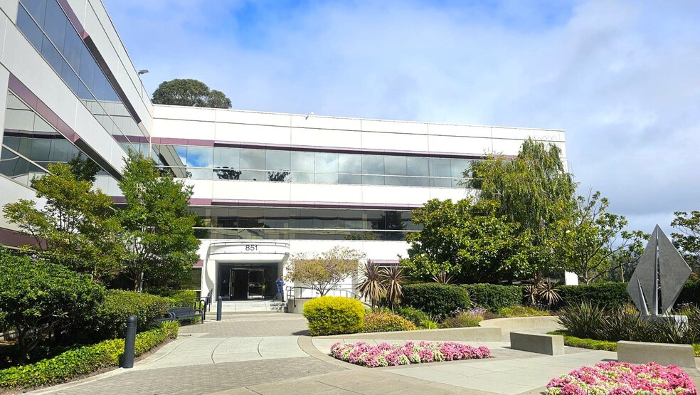 801 Traeger Ave, San Bruno, CA for lease - Building Photo - Image 1 of 5