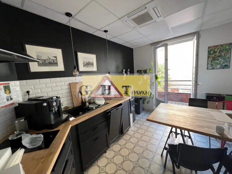 Industriel dans Vitry-sur-Seine à vendre - Photo du bâtiment - Image 3 de 9