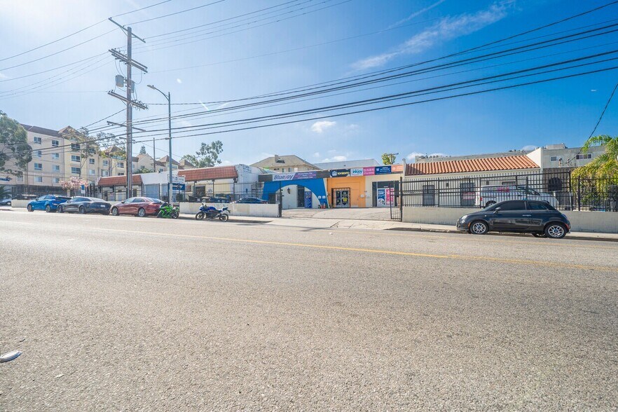 2414-2416 James M Wood Blvd, Los Angeles, CA à vendre - Photo du bâtiment - Image 2 de 5