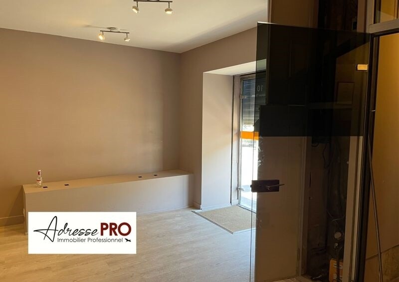 Retail in Bordeaux for lease - Interior Photo - Image 3 of 3