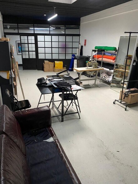 7-9 Ingate Pl, Londres à louer - Photo du bâtiment - Image 1 de 11