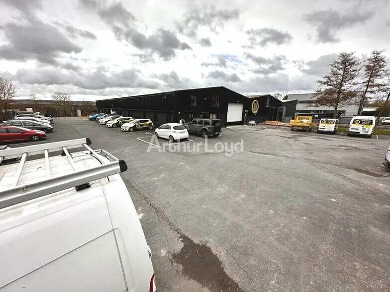 Flex in Reims for sale - Building Photo - Image 3 of 13