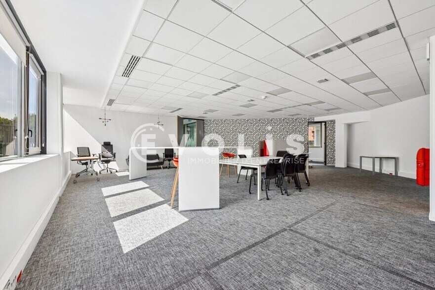 Office in Fontenay-sous-Bois for lease - Interior Photo - Image 2 of 14