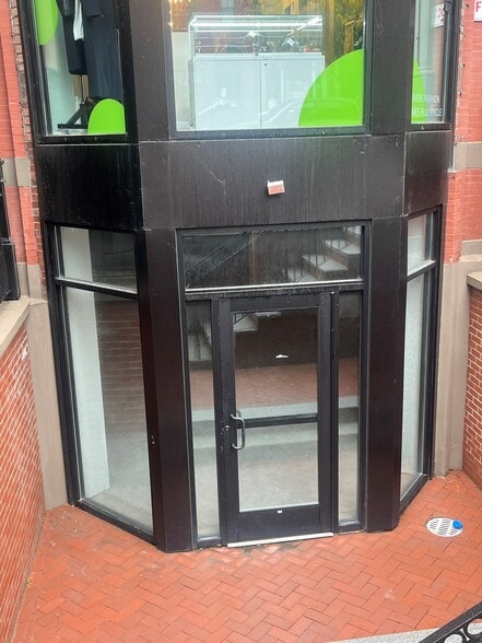 169 Newbury St, Boston, MA for lease - Building Photo - Image 2 of 3