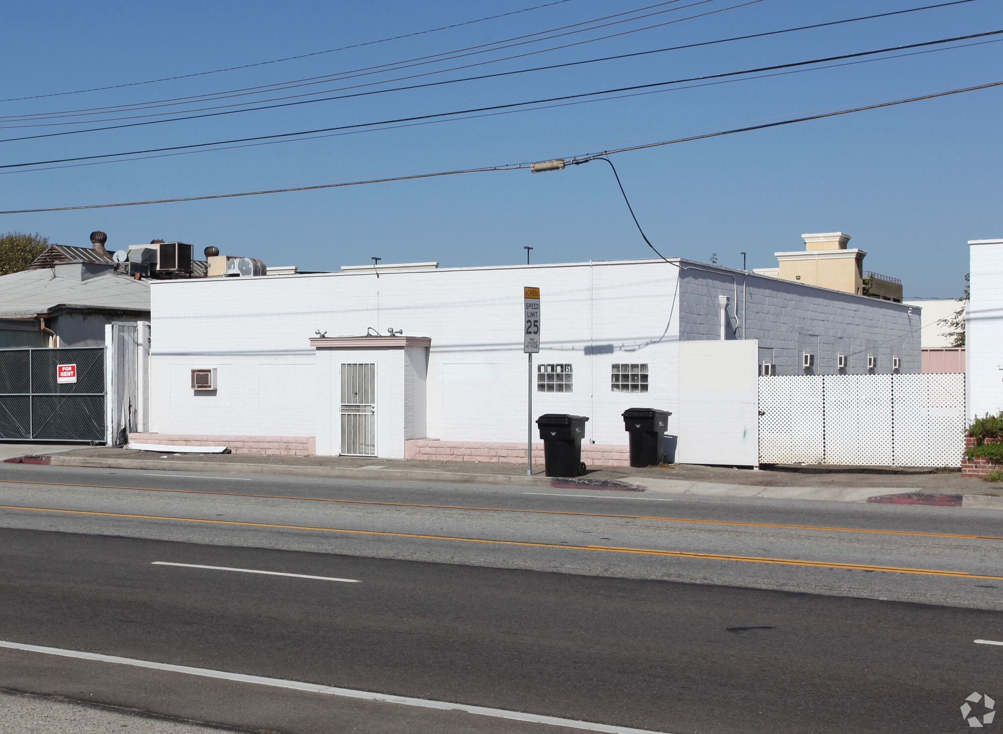 1015 Arbor Vitae St, Inglewood, CA for sale Primary Photo- Image 1 of 4