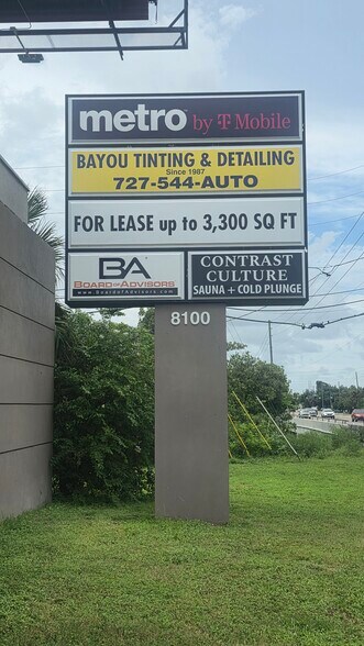8100 Park Blvd N, Pinellas Park, FL à louer - Photo du bâtiment - Image 2 de 10