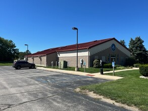 3240 Briarfield Blvd, Maumee, OH for lease Building Photo- Image 2 of 12