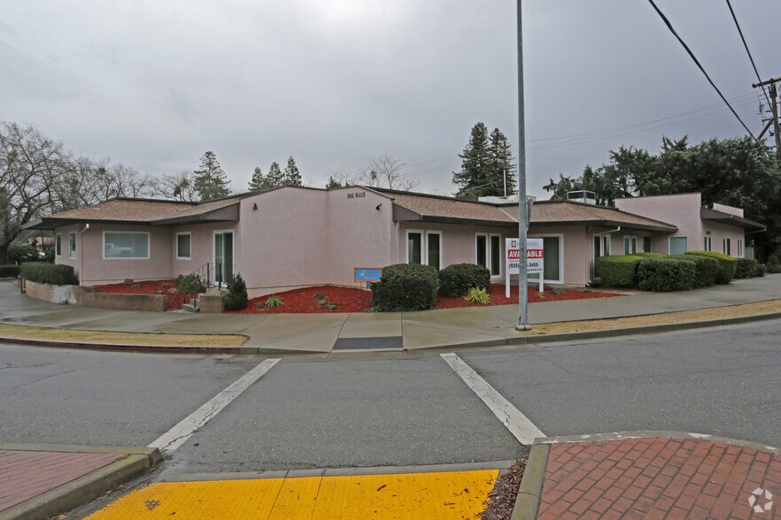502 Mace Blvd, Davis, CA à louer - Photo du bâtiment - Image 3 de 14